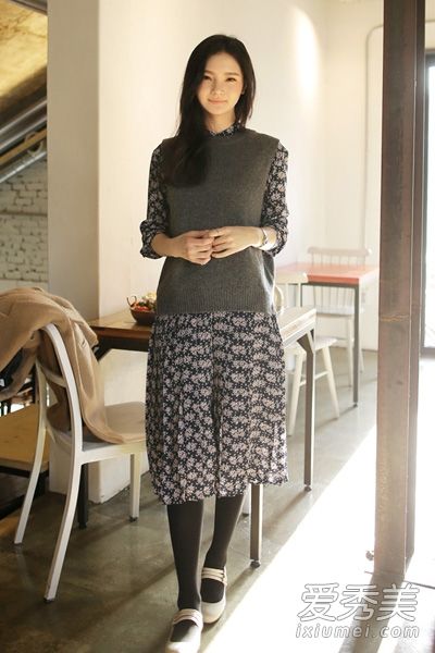 冬天会穿长裙来教你一些时尚组合。