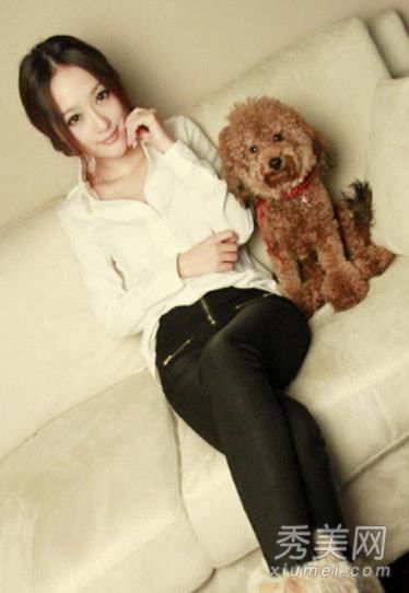 经典的白色衬衫，一种颜色有10，000种款式