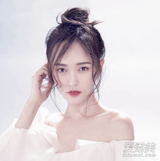 你最近有刘海问题吗?原来,唐嫣的新发型是他大额头的救星。