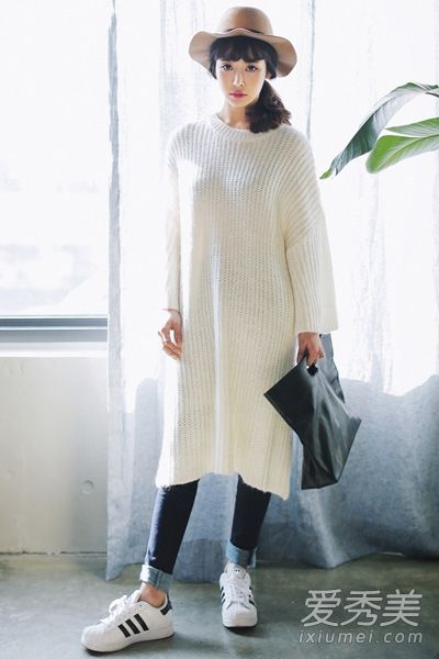 带图片的冬季长裙穿起来又高又瘦。