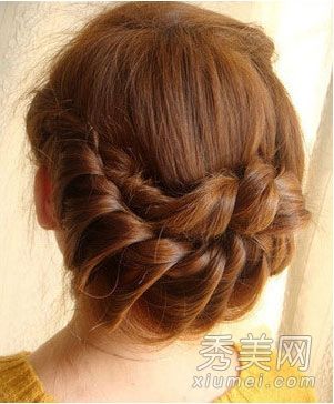 如何让直发变得漂亮韩式扭发