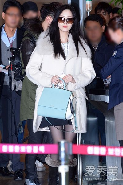 向徐贤学习穿白大褂营造白色美丽氛围