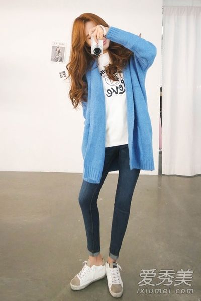 毛衫外套的清新搭配创造出纯美的文学风格