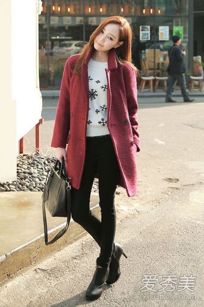 十件羊毛大衣与优雅和技巧相配。