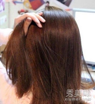 韩国辫子的插图显示优雅的女性气质。