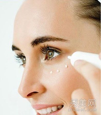 如何去除眼角皱纹?请记住“4+3”眼部保护计划