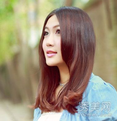 圆脸适合什么发型?斜刘海营造出一种淑女气质