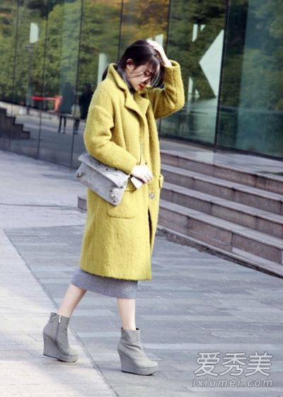 乌龟脖子的配套外套在冬天很流行