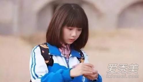为什么在2017年,当明星们聚在一起,把头发变短的时候,它会如此受欢迎?