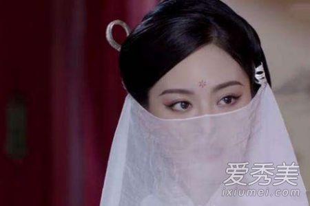 同样的眼影怎么样?
