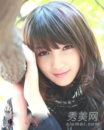 圆脸女孩适合刘海整齐、头发漂亮的发型
