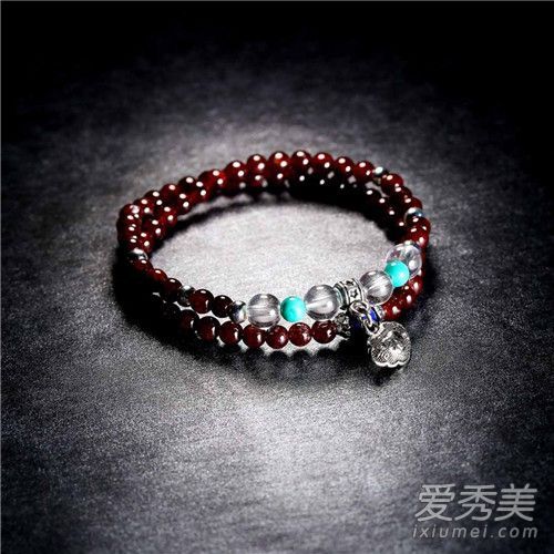 石榴石手链佩戴几个戒指好石榴石手链佩戴功效