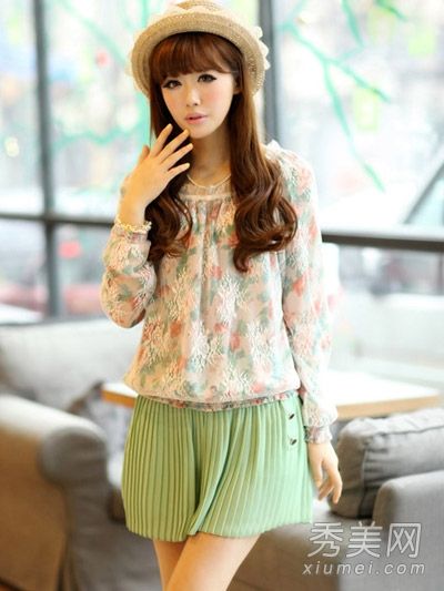 雪纺衬衫+短裤或短裙