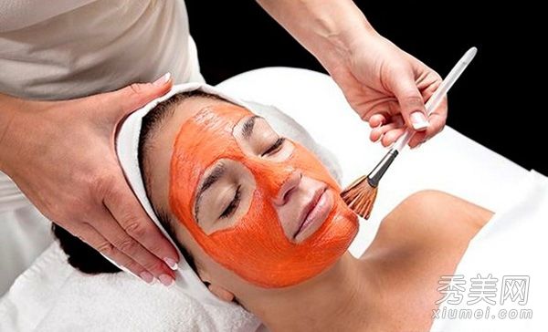 DIY精油面膜:美白保湿祛斑面膜配方