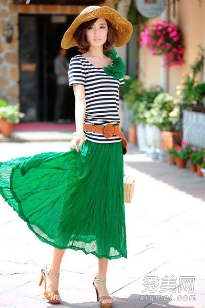 长裙在夏天摇摆，时装变成了仙女。