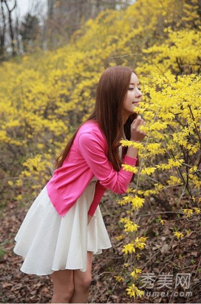 2012年，韩国版的夏装非常时尚，也很相配。