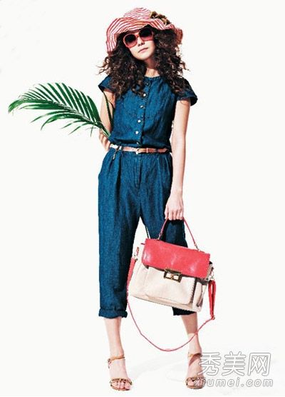 在夏天，八种搭配是新鲜而美丽的，而胖房子穿起来也很漂亮。