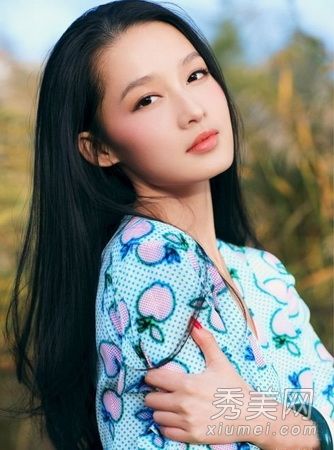《看了几天空》大受欢迎,秦丽变成了气质好的黑发
