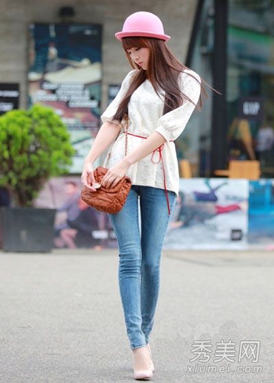 在秋天,韩国女式衬衫必须在初秋凉爽美丽。