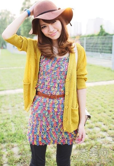 明亮美丽的针织衬衫为秋天增添光彩