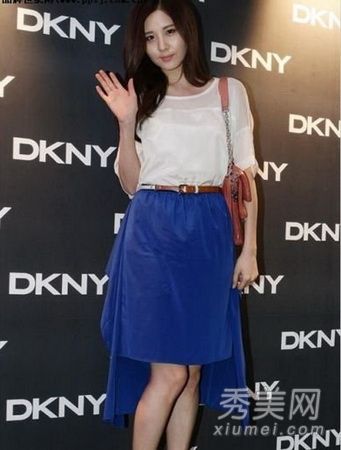 少女时代春天的新发型完美地变成了优雅的女人。