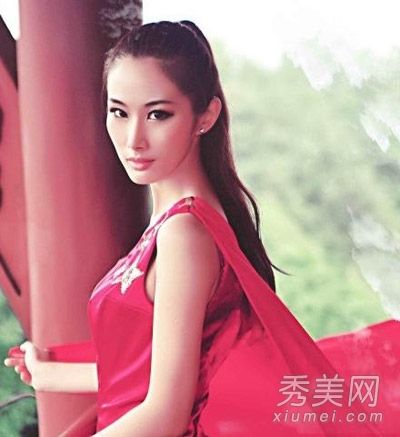 长脸女孩适合多种发型来展示她们的气质