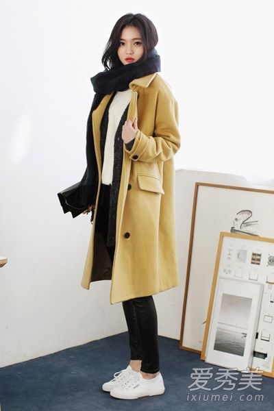 冬季着装技巧:外套混合运动鞋