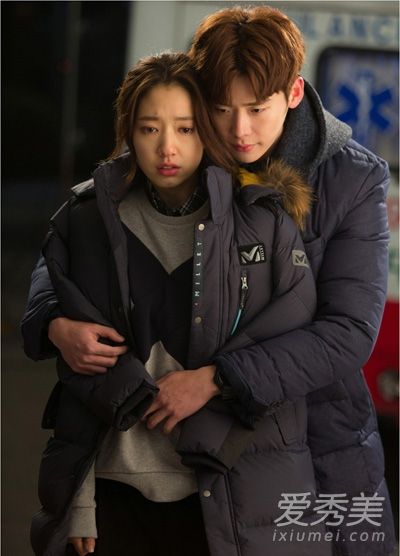 “匹诺曹”朴信惠与羽绒服模特比赛