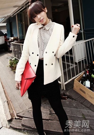 明亮的配饰照亮你的全身,让你脱颖而出。