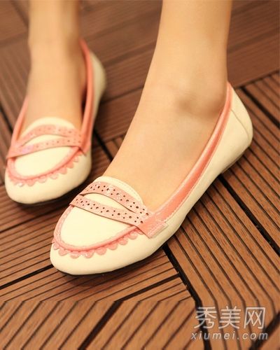 为清明节的春游准备一双时尚舒适的鞋子。