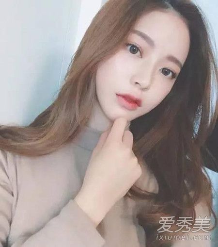 留长刘海尴尬吗?十种长刘海发型不如理发时尚。