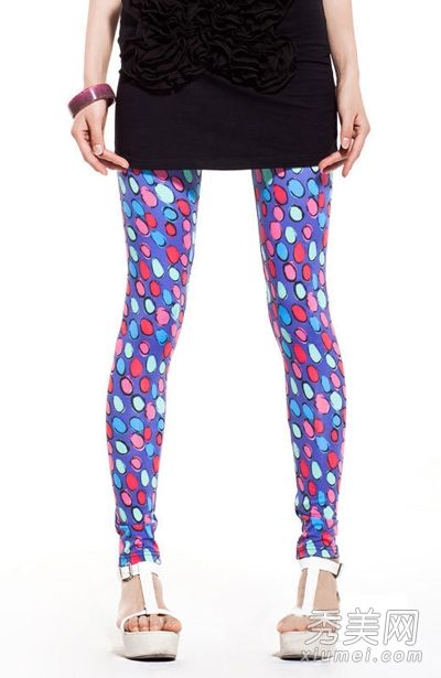 快速美腿女王拒绝臃肿的彩色绑腿