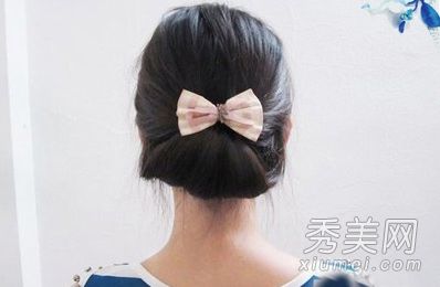 简单实用的OL优雅发型展现气质之美。