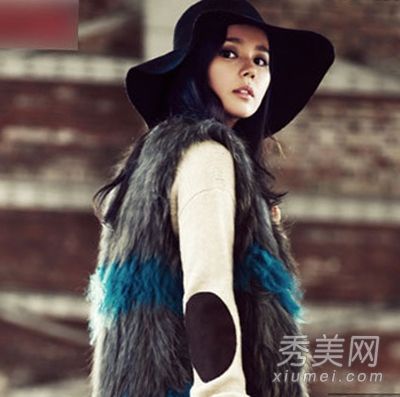 韩国女演员在寒冷的天气上演帽子戏法