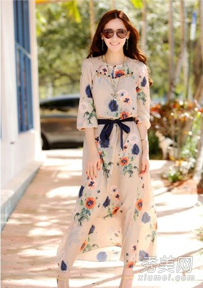 长裙是今年夏天最流行的。肥屁股和粗腿是浮云。