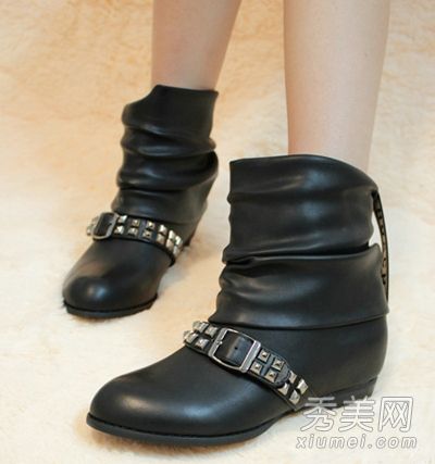 淘宝女鞋靴巧搭无底裤展现美腿