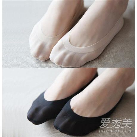 如何穿船袜而不掉下来?如果船袜总是掉下来怎么办