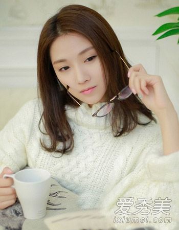 2015年秋冬,最新的女孩纯发型流行。