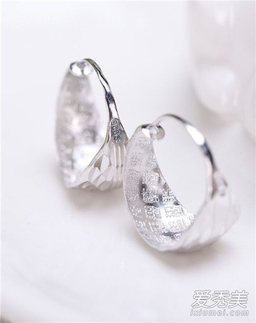 925纯银和999纯银有什么区别？999纯银和925纯银哪个更好