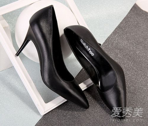 这是什么牌子的可伸缩的高跟鞋?你在哪里买的,多少钱?