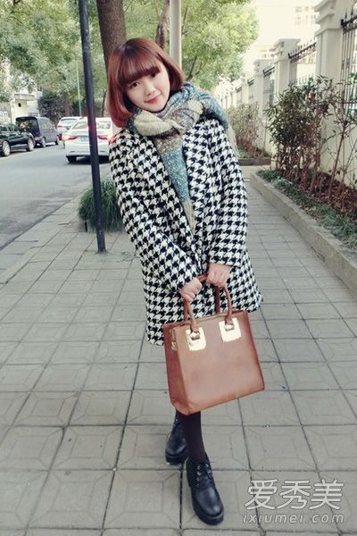 羊毛夹克最受英国格子元素的欢迎