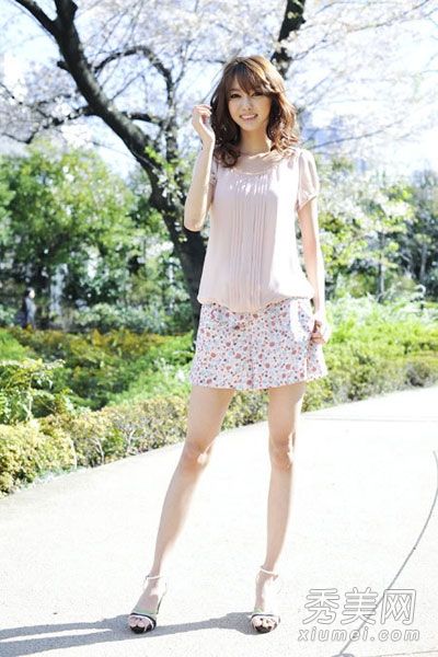 带有小清新风格图片的日本服装非常漂亮