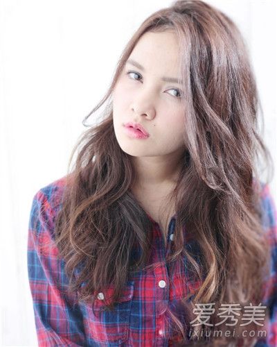 长发是2015年春季12种女孩发型中最受欢迎的