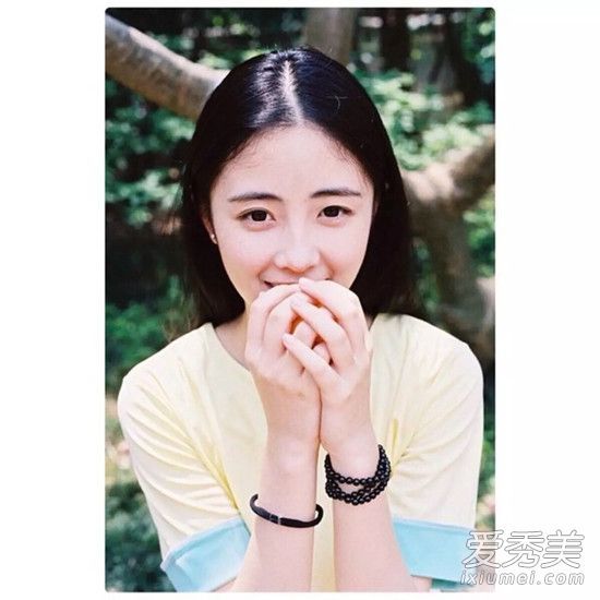 如果一个女孩不能留刘海,她怎么能露出她的前额呢?