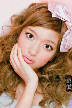 “蝴蝶结”主宰今秋的浪漫