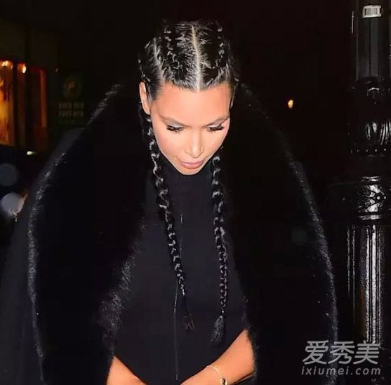 把头发编成辫子!高冷学会了“反手蝎子辫子”