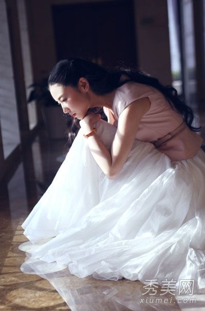 民间第一美人张辛苑掀起了复古温柔之风。