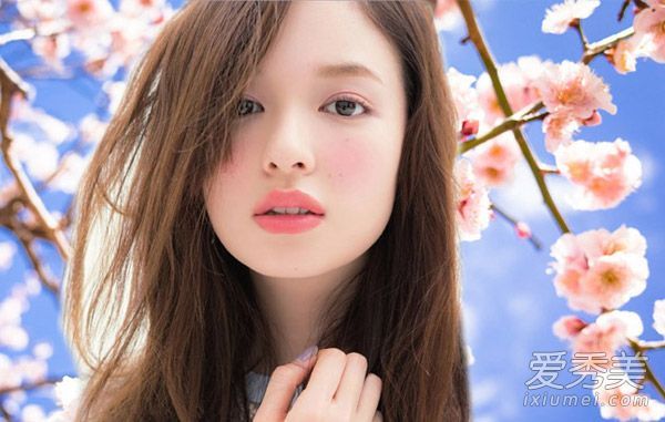 DIY7年轻女性风格盘发新年回报率不太高