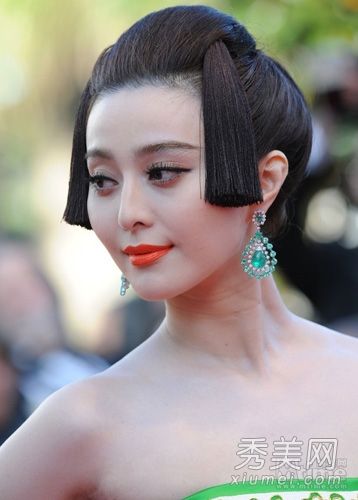 戛纳红毯秀女名人头发五彩缤纷