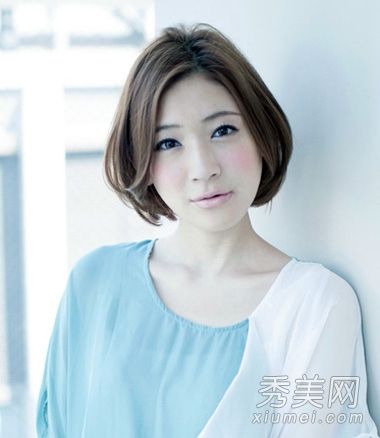 钻石脸适合发型、气质和妆容,展现东方之美。